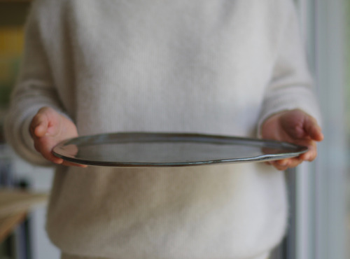 Atelier Eva Dejeanty - Assiette en céramique (grès) modèle Cellule Taille L