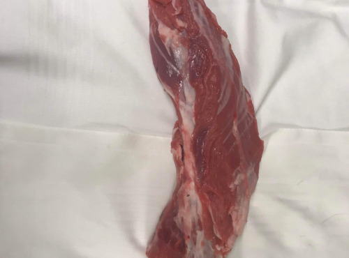 Des Poules et des Vignes à Bourgueil - Longe d’agneau antenais - race solognote