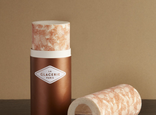 La Glacerie par David Wesmaël - Meilleur Ouvrier de France - Bûche glacée « Chêne Gourmand » Vanille et caramel pécan pour 6 personnes