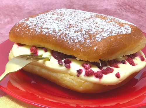 La Tarte Tropézienne - Beignet Tropézien Aux Framboises