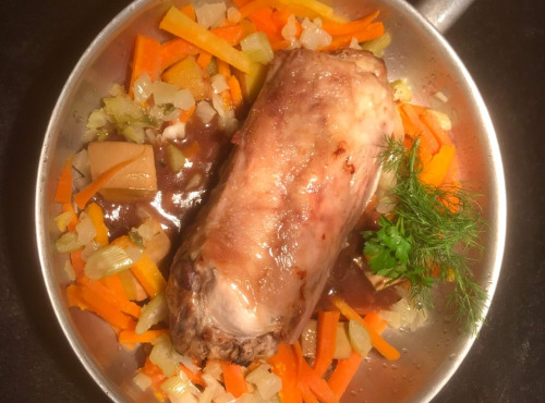 Des Poules et des Vignes à Bourgueil - 2 pattes avant  de lapin aux légumes du jour