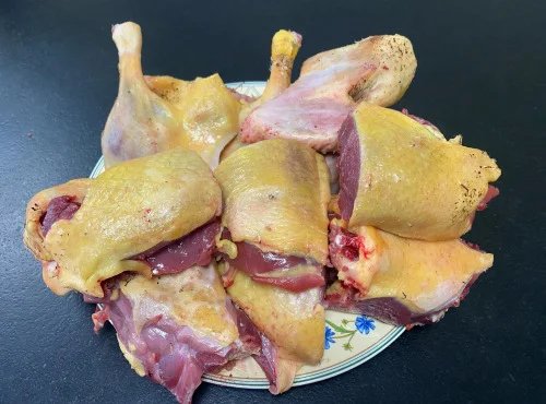 Des Poules et des Vignes à Bourgueil - Canard gras découpé avec carcasse