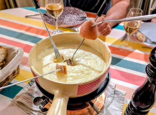 Crémerie de Mandallaz - La Fondue Maison Savoyarde aux Morilles 6 pers - PRÊTE À FONDRE