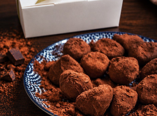 Invitation au Délice - Truffes Chocolat Noir - Ballotin de 250 Grammes