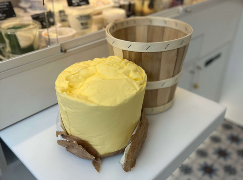 La Fromagerie PonPon Valence - Beurre doux en motte d'Isigny AOP à la coupe ou en plaquette 250g*