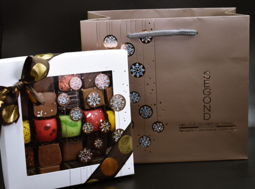 Philippe Segond MOF Pâtissier-Confiseur - Coffret Boule De Noël 25 Chocolats