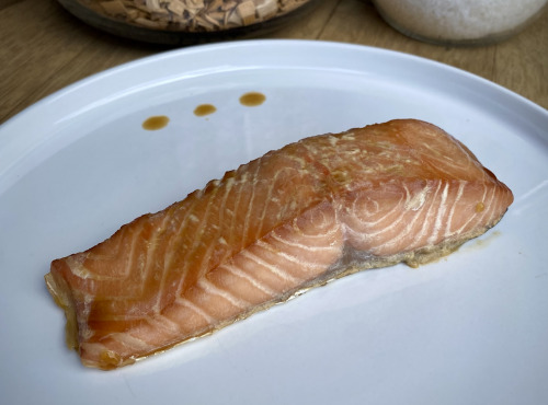 L'atelier Sea Frais - Pavé de saumon Atlantique fumé à chaud au bois de Hickory  sauce Terikayi