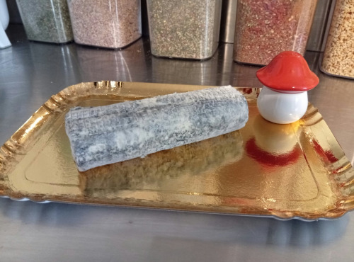 Chèvrerie Bêle-aventure - Bûche cendré de fromage de chèvre