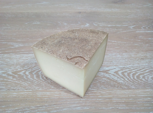 Ferme AOZTEIA - Fromage Fermier Basque Aop Ossau-iraty Au Lait Cru - 750g Environ