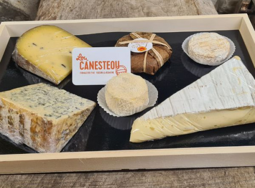 Lou Canesteou - Plateau de fromage spécial Fêtes 10-12 pers + un offert