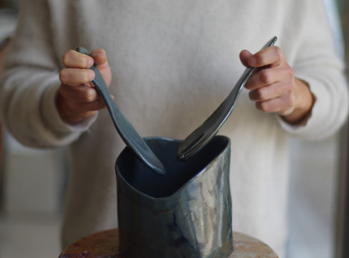 Atelier Eva Dejeanty - Service de Vaisselle Céramique (Grès) : Saladier, Fourchette, Cuillère Modèle Cellule