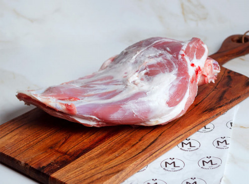 Maison Lascours - Épaule avec Os d'Agneau des prés sales - 1200g
