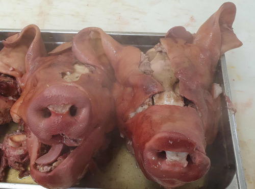 Ferme de la Paumerais - TETE DE PORC EPLUCHEE COMPLETE CUITE - 2 Kg