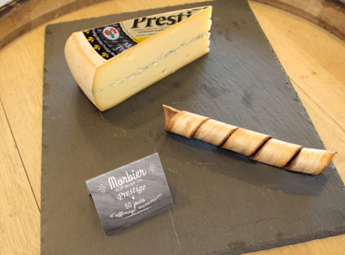 Constant Fromages & Sélections - Morbier Aop Badoz Au Lait Cru Prestige 60 Jours, Part De 1kg Environ
