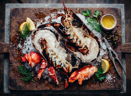 La Maison du Homard - Homard canadien mi-cuit en carapace, coupé en 2 – Environ 300 g