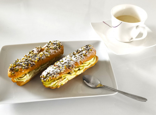Traiteur Gourmet d'Alsace - Eclair à la Pistache gâteau 4 pers 400Gr