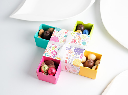 Philippe Segond MOF Pâtissier-Confiseur - Coffret de Pâques à tiroirs - cloches praliné et fritures en chocolat