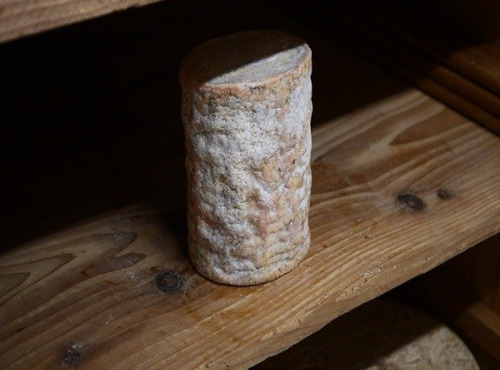 Alléosse Maitre Artisan Affineur Fromager - Fourme d'Ambert AOP affinée au Sauternes Rayne Vigneau 2002