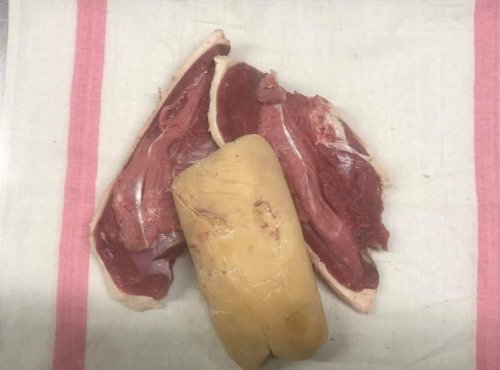 Des Poules et des Vignes à Bourgueil - Foie gras cru entier non déveiné de canard x1 + magrets de canard x2