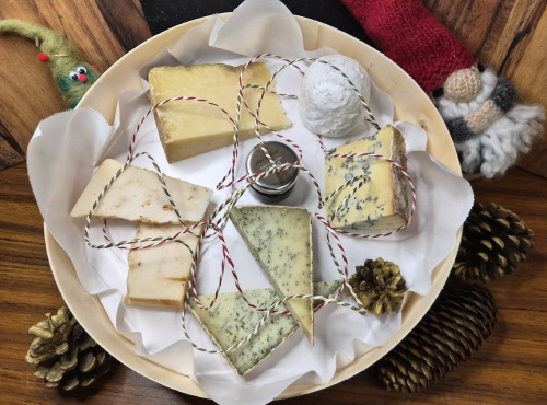La Fermière - Plateau des fêtes 4 à 8 personnes "La Tablée Festive" 900g de fromages