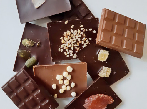 Mon jardin chocolaté - Bonhomme De Neige Chocolat Au Lait Sur Son Jardin De Mini-tablettes