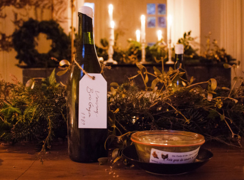 Des Poules et des Vignes à Bourgueil - Panier - Cadeau : Vouvray 1989 Et Foie Gras De Canard Au Naturel 240g
