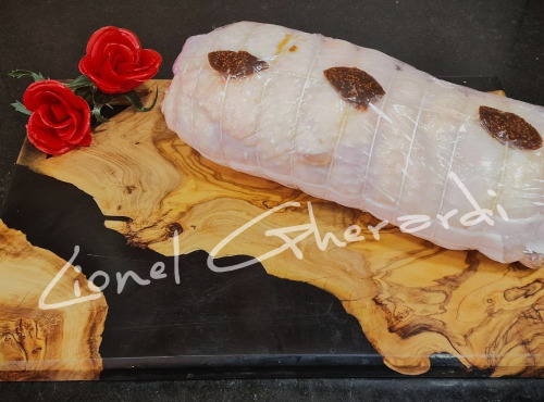 Boucherie Charcuterie Traiteur Lionel Ghérardi - Rôti de Chapon farci Foie gras et Morilles  - 1kg5