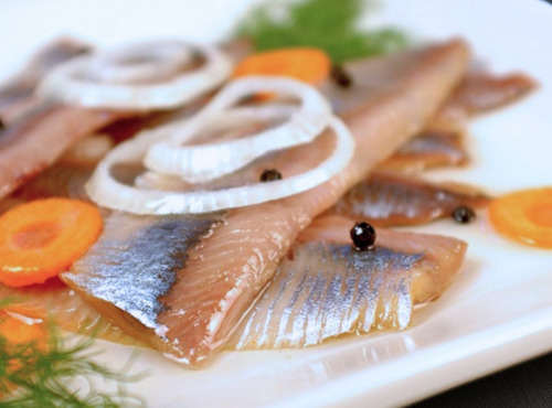 Thierry Salas, fumage artisanal - Filets de Harengs fumés, marinés