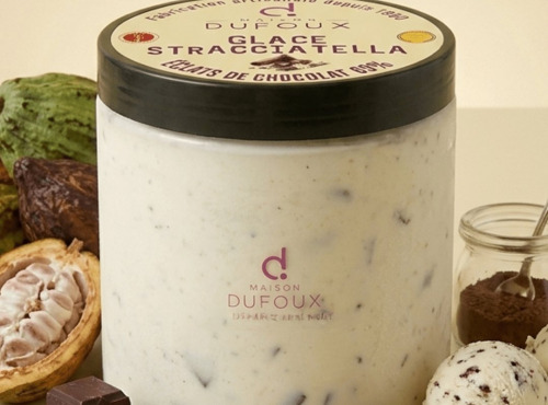 Maison Dufoux - Glace artisanale stracciatela avec des copeaux de chocolat origine Dufoux