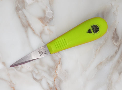 Saint Kerber - Cancale - couteau à huitres avec le logo Saint Kerber