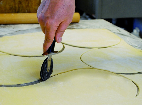 Ferme Sereine en Périgord - Pâte Feuilletée (sur mesure) par kilo - pur Beurre - en rouleau ou en pâton