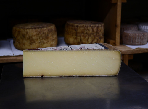 Alléosse Maitre Artisan Affineur Fromager - Comté du Jura réserve +24 mois AOP au lait cru 1 kg
