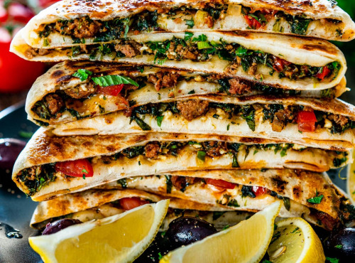 Graines Précieuses - Pains à la semouline farcis aux bons légumes braisés et aux filets de poulets marinés