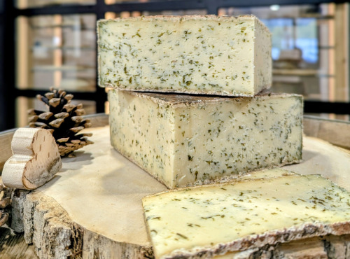 Crémerie de Mandallaz - La Raclette Ail des Ours - FERMIERE - lait cru - 2 pers - Tranchée