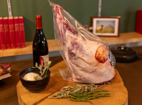 Aux Arts Salés - Gigot raccourci d'agneau de pré-salé - 1,7 kg - livraison le 9 Octobre