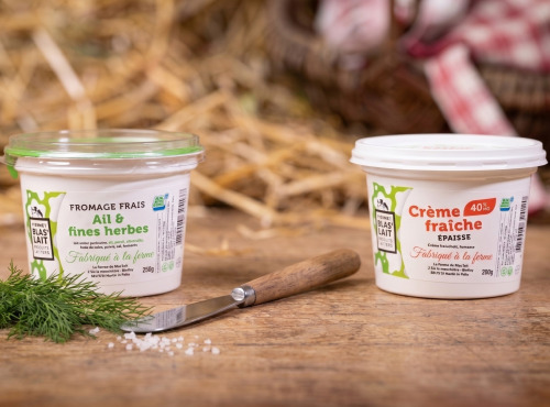 La Ferme de Blas'Lait - Lot Fromage frais aromatisé ail et fines herbes + Crème fraîche épaisse 40% MG