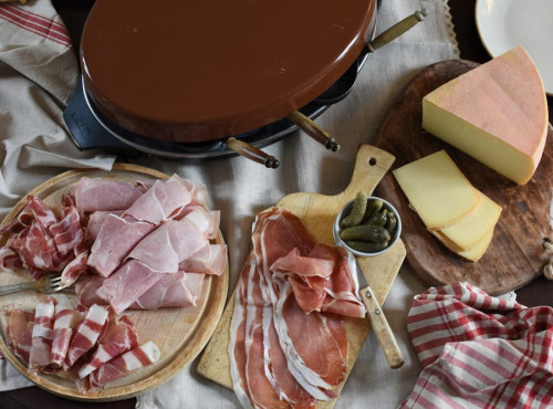 Maison l'Epine - La box raclette : Fromage et Charcuterie (5 pers)