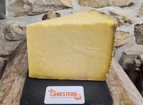 Lou Canesteou - Cantal AOP entre deux 1kg