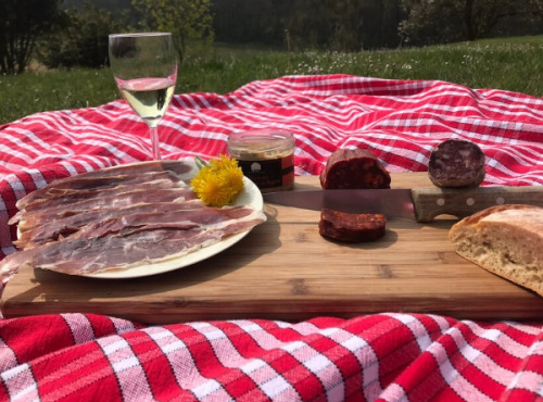 Domaine REY-Marie et Nicolas REY - Apéro Prestige de Porc Noir de Bigorre AOP