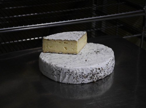 Alléosse Maitre Artisan Affineur Fromager - Valbrie au Poivre affiné 500g