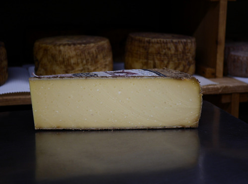 Alléosse Maitre Artisan Affineur Fromager - Comté du Jura réserve +24 mois AOP au lait cru