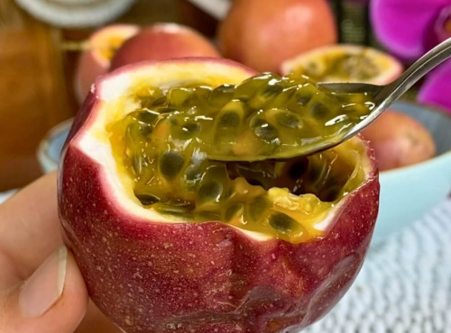 L'OLIVERAIE DU COUDON - FRUITS DE LA PASSION 1kG env (10/12pieces)