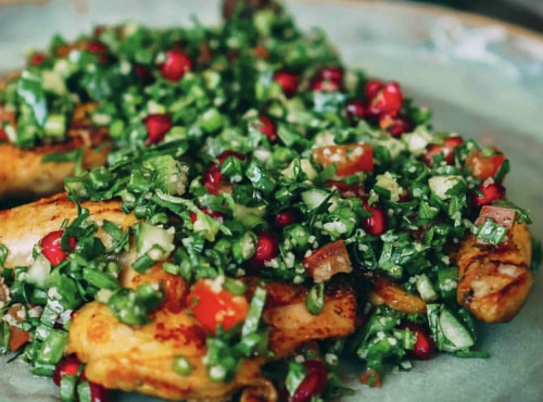 Graines Précieuses - Taboulé de quinoa au poulet braisé et grenade croquante