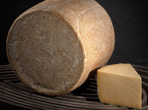 Les Affineurs des Volcans - Cantal Entre-Deux Pasteurisé AOP Portion 5 Kg