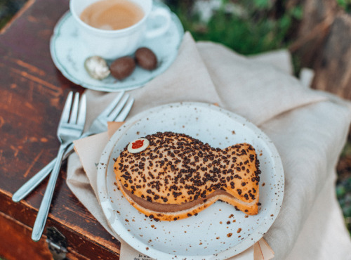 La Tarte Tropézienne - Poisson Tropézien de Pâques au Chocolat Noir