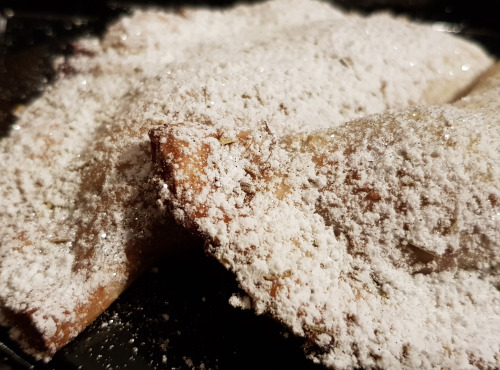 Graines Précieuses - Chaussons À La Figue Noire De Solliès De Cet Été Confites Par Nos Soins.