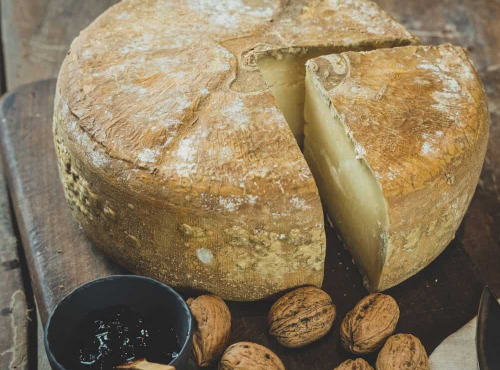 Maison Agour - Ossau-Iraty AOP - 4 mois - tomme  moyenne 2,8kg