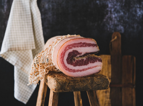 Ferme Porc & Pink - Ventrèche de porc séchée, entière et roulée à l'ail