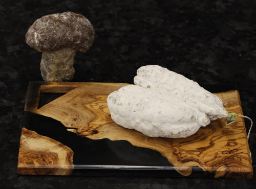 Boucherie Charcuterie Traiteur Lionel Ghérardi - Saucisson Sec aux Noisettes Artisanal - 400g