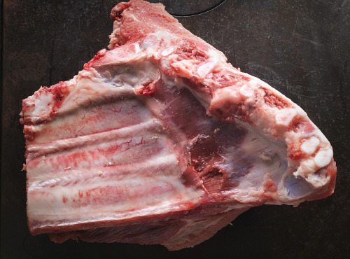 Elevage de Cochons en Forêt et Produits du Terroir Jurassien - Plat de cotes de porc Duroc